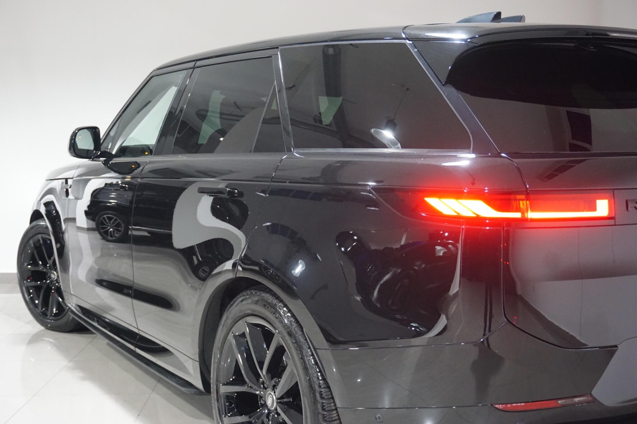 Land Rover Range Rover Sport 3.0 D300 MHEV Dynamic SE SUV 5dr Diesel Auto 4WD Euro 6 (s/s) (300 ps)
